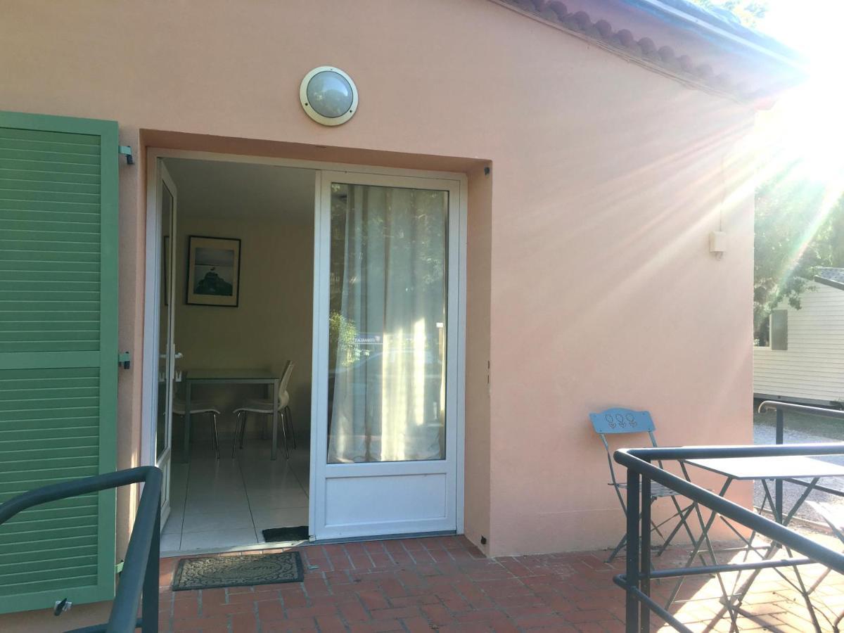 Camping Hotel Les Rives Du Loup Tourrettes-sur-Loup Exterior photo