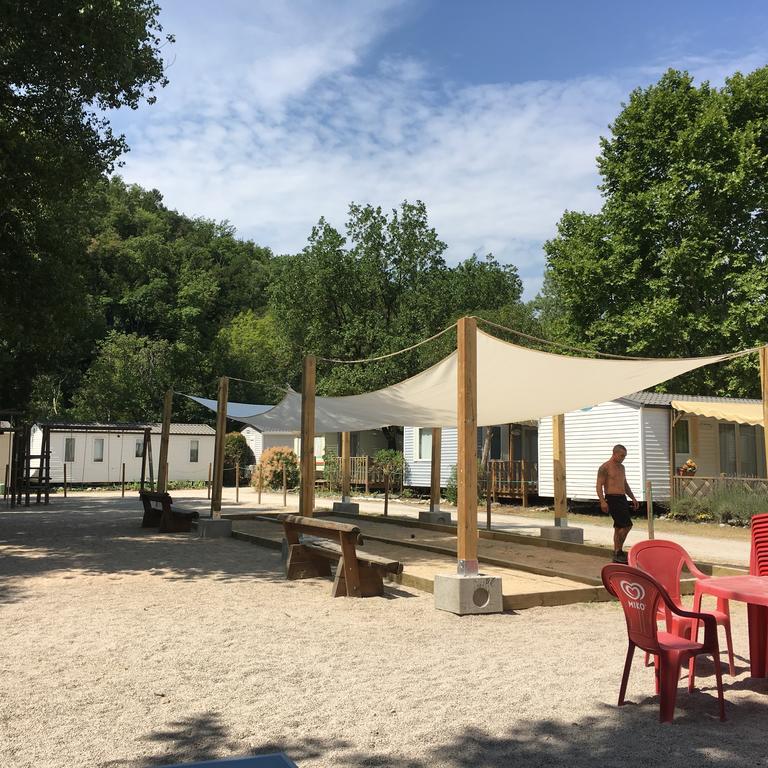 Camping Hotel Les Rives Du Loup Tourrettes-sur-Loup Exterior photo